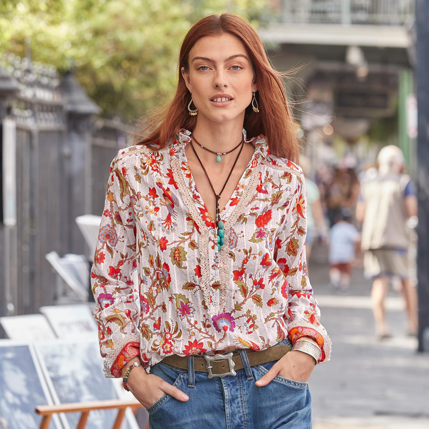 Premium Wilde Flowers Petite Top